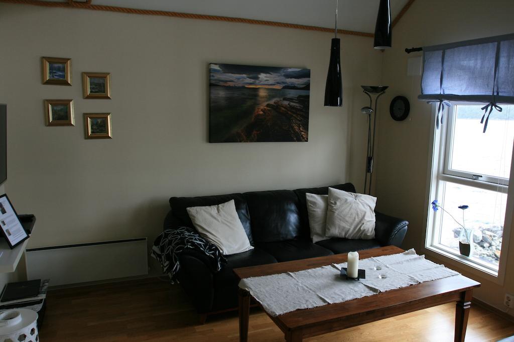 Tjeldsundbrua Maritim Villa Evenskjer Room photo